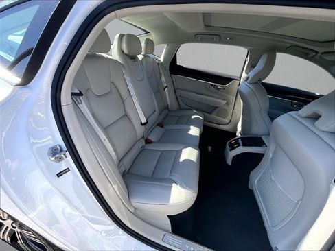 Used 2022 Volvo S90 B6 Inscription w/ Advanced Package AWD/4WD image 26