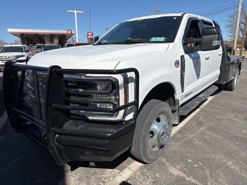 Used 2024 Ford F350 Lariat image 1