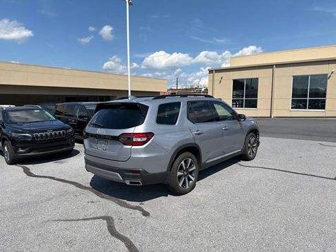 Used 2023 Honda Pilot Elite image 11