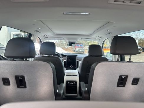 Used 2024 GMC Acadia Denali w/ Super Cruise Package image 14