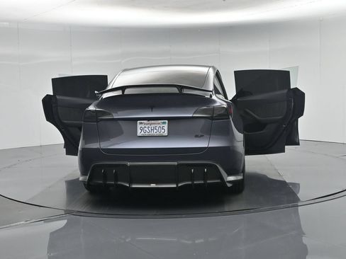 Used 2023 Tesla Model Y Long Range AWD/4WD image 33