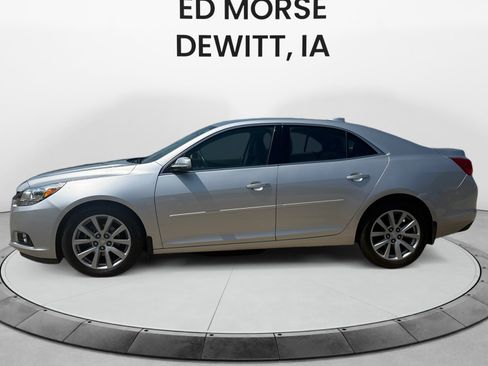 Used 2015 Chevrolet Malibu LT FWD image 2