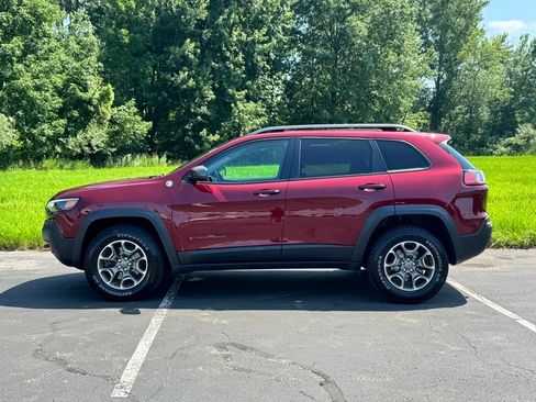 Used 2020 Jeep Cherokee Trailhawk w/ Cold Weather Group AWD/4WD image 8