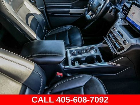 Used 2021 Ford Explorer XLT w/ Equipment Group 202A AWD/4WD image 19