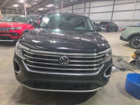 Used 2025 Volkswagen Atlas SE image 8