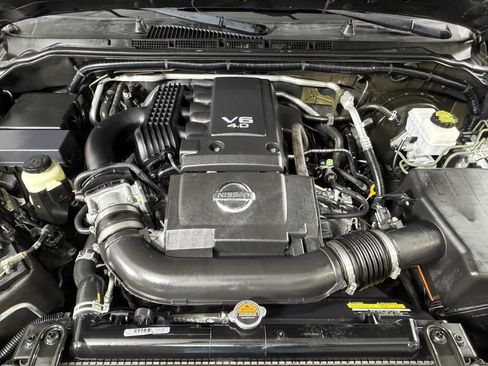 Used 2019 Nissan Frontier SV w/ Value Truck Package AWD/4WD image 39