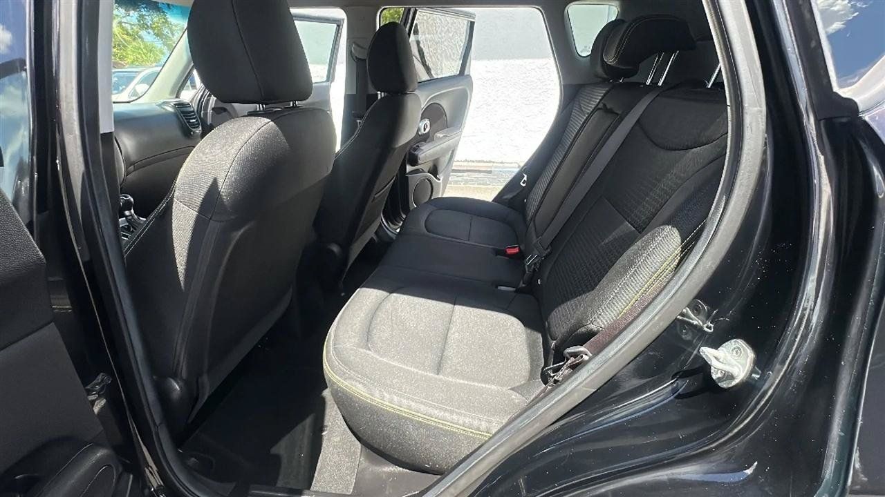 Used 2016 Kia Soul + FWD image 24