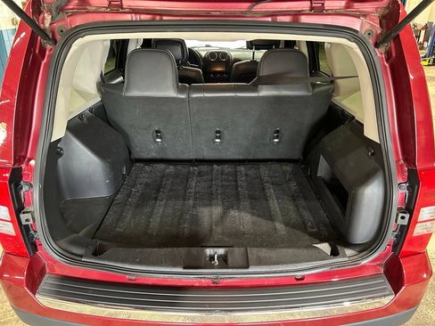 Used 2016 Jeep Patriot High Altitude AWD/4WD image 7
