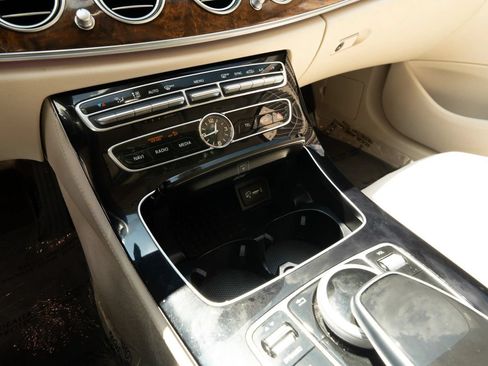 Used 2017 Mercedes-Benz E 300 image 44