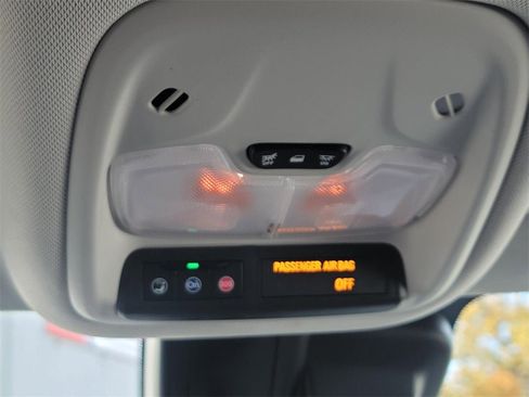 Used 2025 Chevrolet TrailBlazer LT image 32