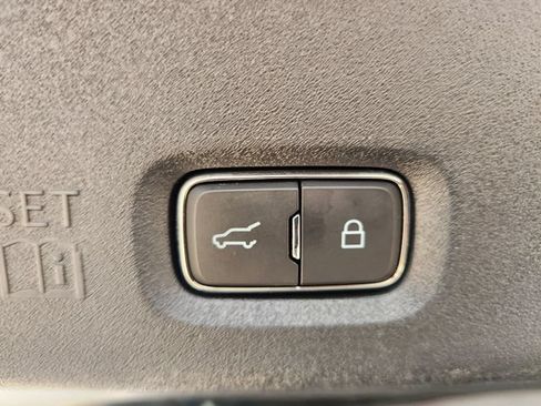 Used 2025 Ford Expedition Active AWD/4WD image 36