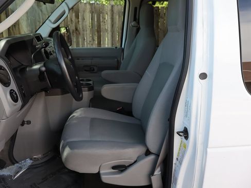 Used 2012 Ford E-350 and Econoline 350 XLT RWD image 19