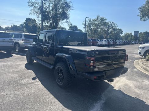 New 2025 Jeep Gladiator Sport image 5