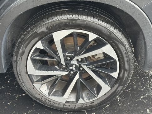 Used 2024 Mitsubishi Outlander SE FWD image 17