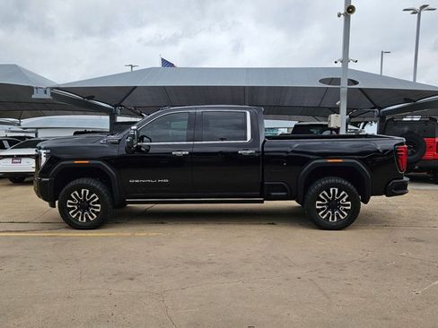 Used 2025 GMC Sierra 2500 Denali Ultimate image 8