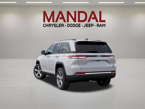 New 2026 Jeep Grand Cherokee Limited RWD image 3