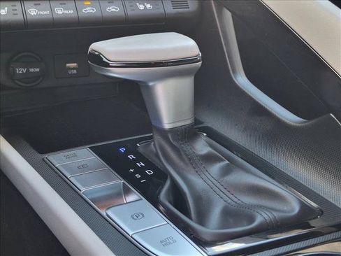 Used 2023 Hyundai Elantra Limited FWD image 13