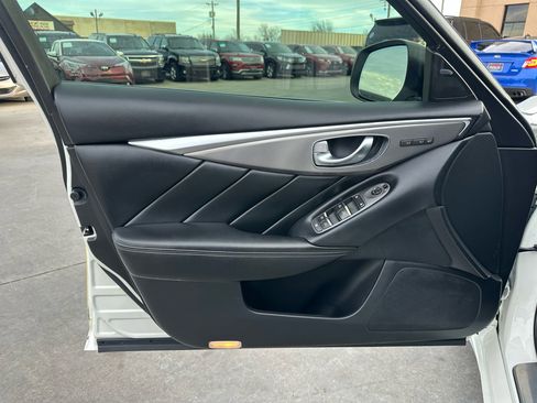 Used 2016 INFINITI Q50 Premium w/ Driver Assistance Package image 27