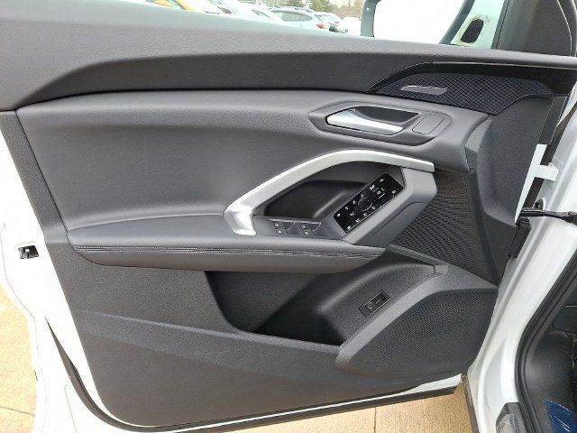 Used 2025 Audi Q5 Premium Plus w/ Premium Plus AWD/4WD image 9