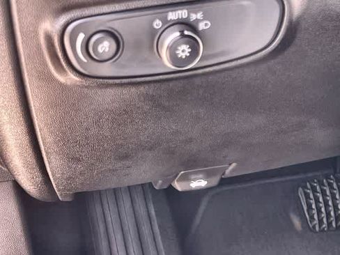 Used 2022 Chevrolet Equinox LS image 29