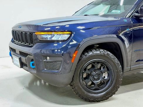 Used 2022 Jeep Grand Cherokee Trailhawk AWD/4WD image 3