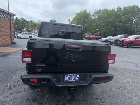 Used 2022 Jeep Gladiator Sport AWD/4WD image 4
