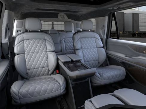 New 2026 Lincoln Navigator Black Label AWD/4WD image 11