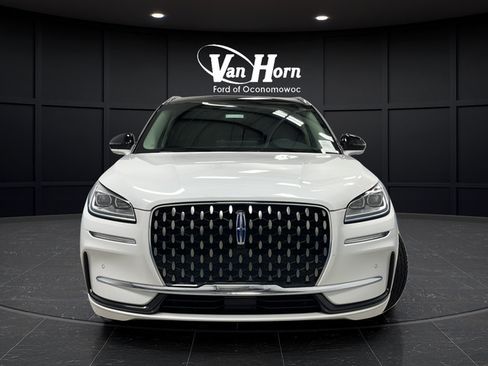 Used 2024 Lincoln Corsair Grand Touring w/ Equipment Group 301A AWD/4WD image 2