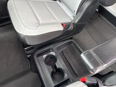 Used 2021 Ford Explorer XLT w/ XLT Sport Appearance Package image 35