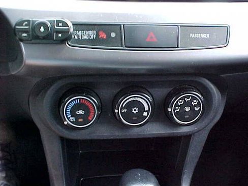 Used 2010 Mitsubishi Lancer ES FWD image 19