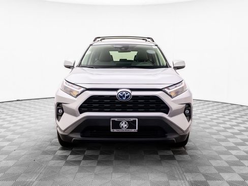 Used 2022 Toyota RAV4 XLE Premium AWD/4WD image 10