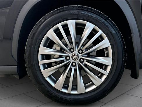 Used 2020 Toyota Highlander Platinum image 10