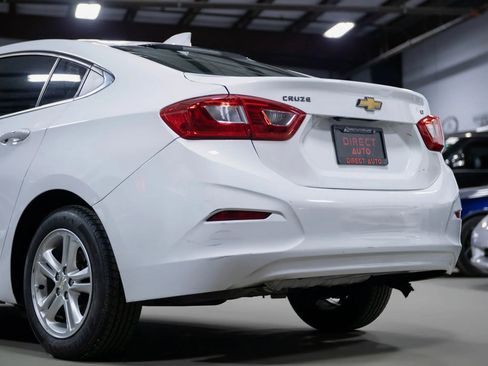 Used 2017 Chevrolet Cruze LT w/ Convenience Package image 14