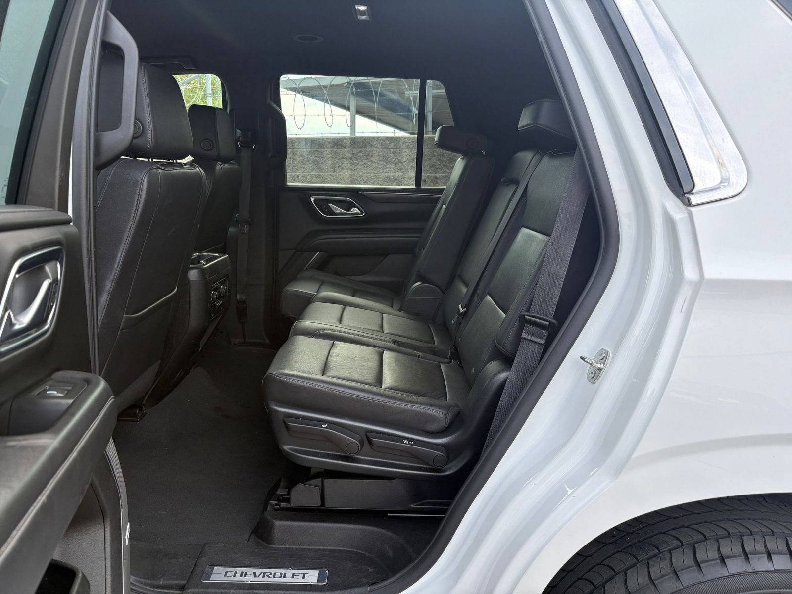 Used 2023 Chevrolet Tahoe LT w/ Luxury Package RWD image 28