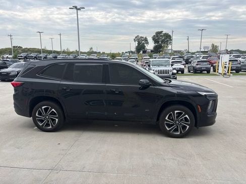 Used 2025 Buick Enclave Sport Touring FWD image 2