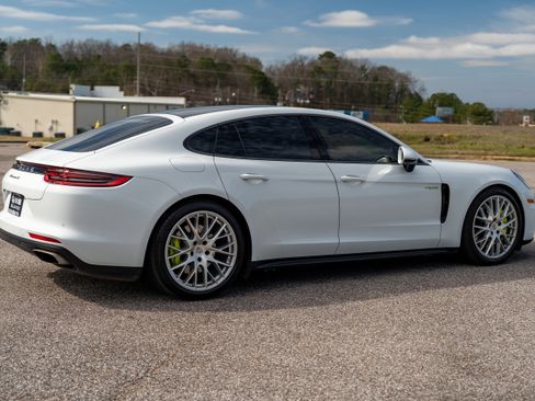 Used 2020 Porsche Panamera 4 image 12