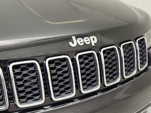 Used 2020 Jeep Grand Cherokee Limited w/ Luxury Group II AWD/4WD image 31