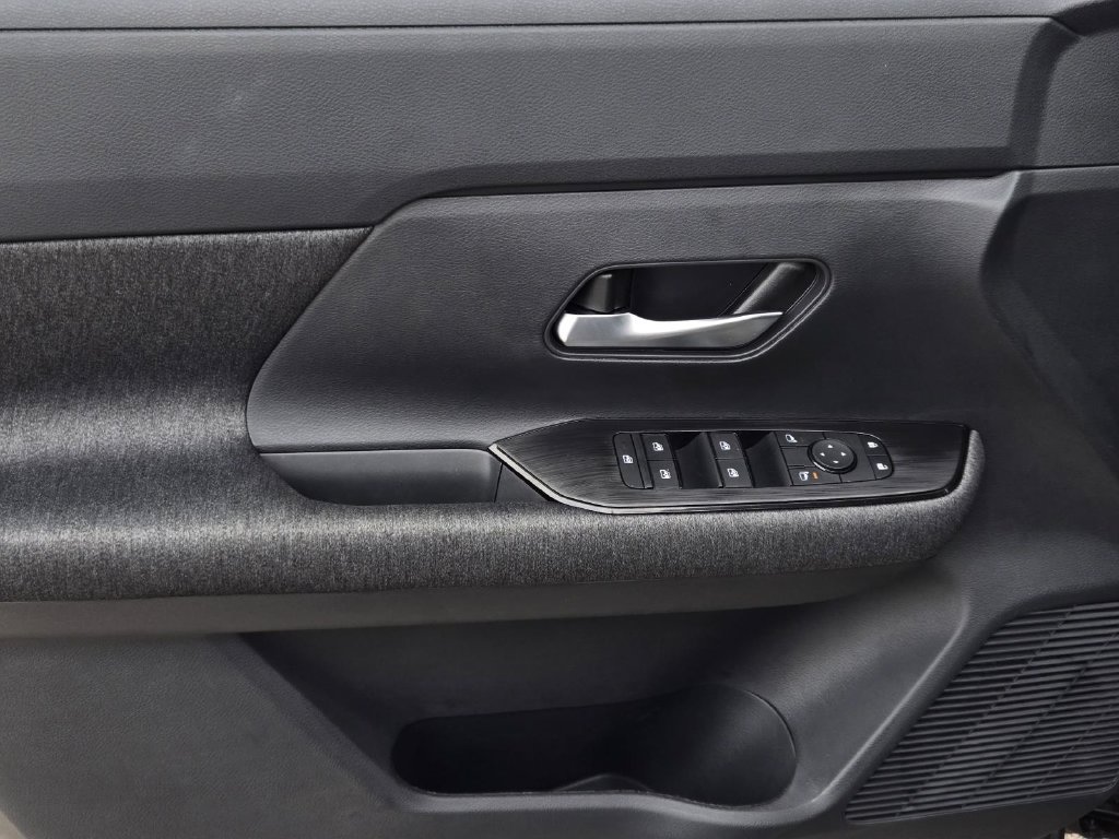 New 2027 Nissan Kicks SV FWD image 16