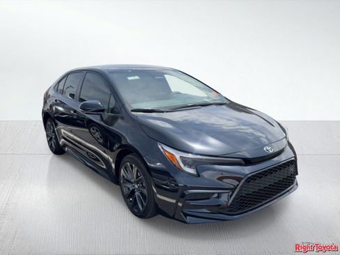 Certified 2026 Toyota Corolla SE w/ SE Premium Package image 5
