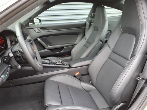 Used 2025 Porsche 911 Carrera 4 GTS image 5