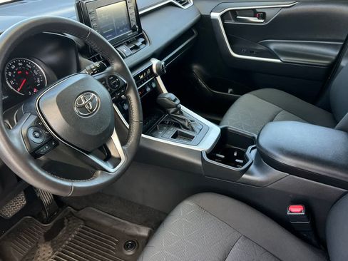 Used 2022 Toyota RAV4 XLE w/ Convenience Package FWD image 12