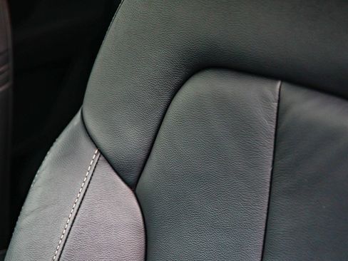 Used 2023 Volvo XC40 B5 Plus w/ Climate Package image 28