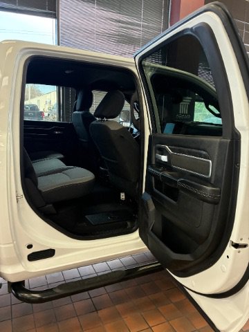 Used 2024 RAM 2500 Big Horn AWD/4WD image 32