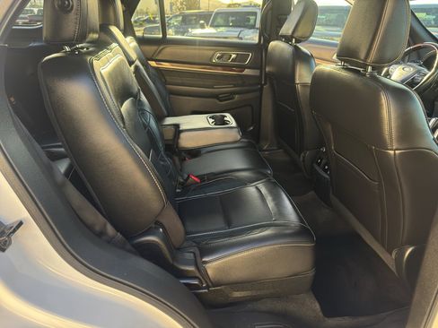 Used 2018 Ford Explorer Platinum image 23