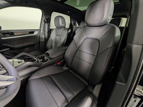 New 2026 Porsche Cayenne AWD/4WD image 5