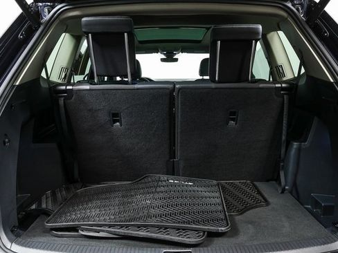 Certified 2025 Volkswagen Atlas SE w/ Panoramic Sunroof Package image 23