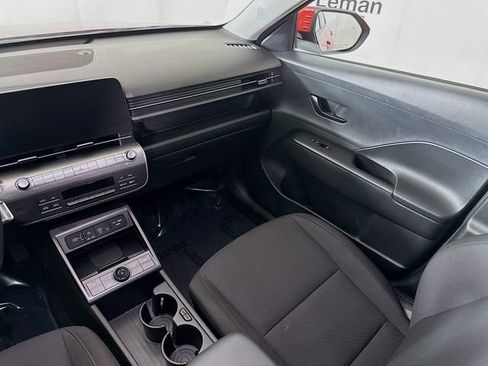 Used 2025 Hyundai Kona SEL AWD/4WD image 22
