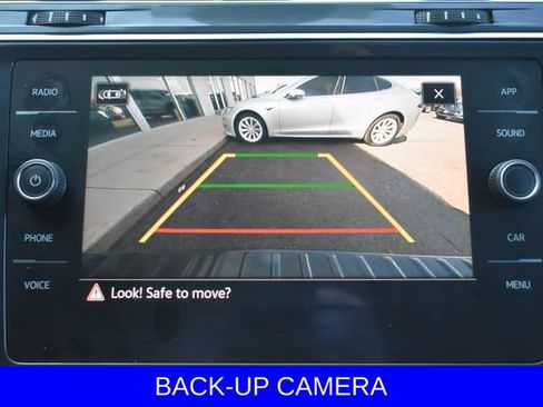 Used 2022 Volkswagen Tiguan SE R-Line image 6