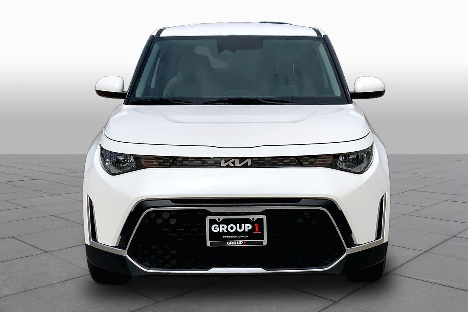 Used 2025 Kia Soul LX w/ LX Technology Package FWD image 4