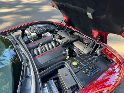 Used 2002 Chevrolet Corvette Coupe w/ Preferred Equipment Group1 RWD image 35